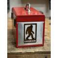 Bigfoot in frame w/ Oregon - Magnet - Paracay