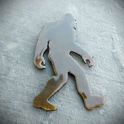 Bigfoot Walking Magnet - Bigfoot Gift