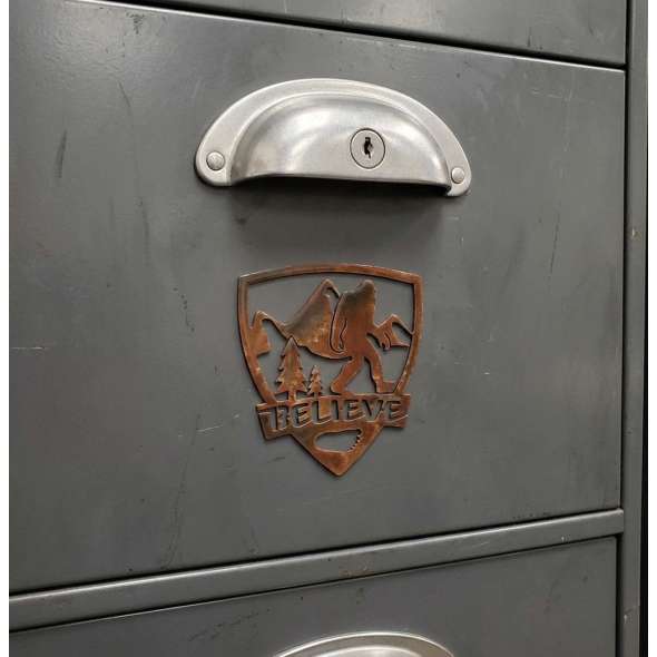 Believe Bigfoot "Shield" - Magnet - Paracay