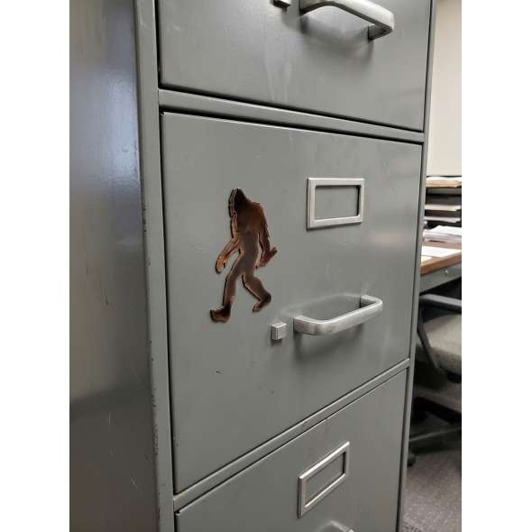 Bigfoot with Wine Bottle - Magnet - Paracay