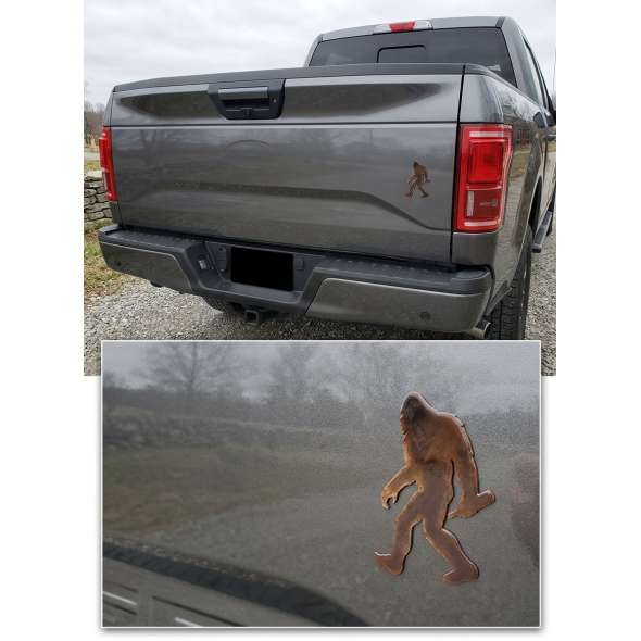 Bigfoot with Wine Bottle - Magnet - Paracay